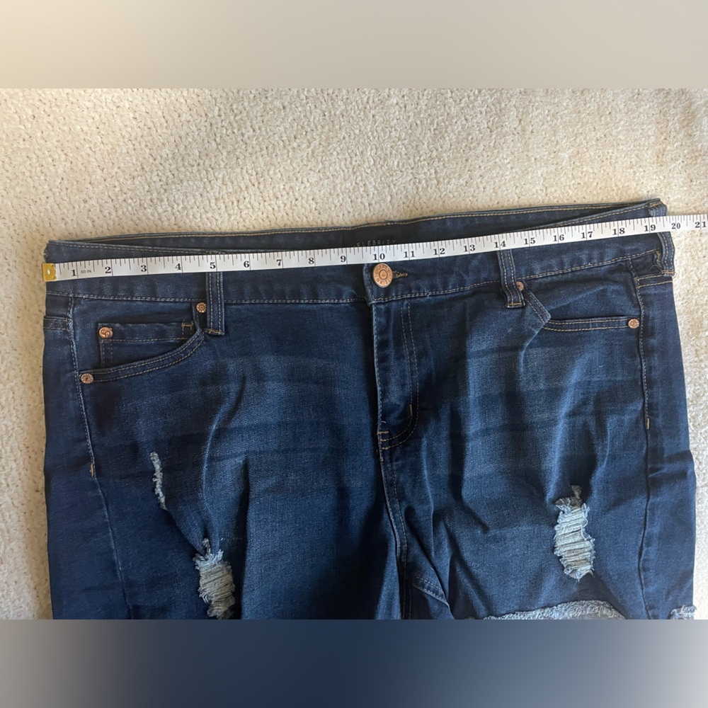 NWOT Celebrity Pink Ripped High Rise Shorts - 18 - Picture 10 of 12